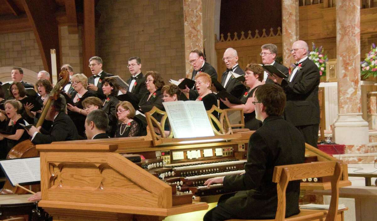 The Connecticut Chamber Choir kicks off its 35th season on Sunday, Jan. 13, with a 4 p.m. concert in Trumbull. At right is pianist/organist Jeffrey Wood.