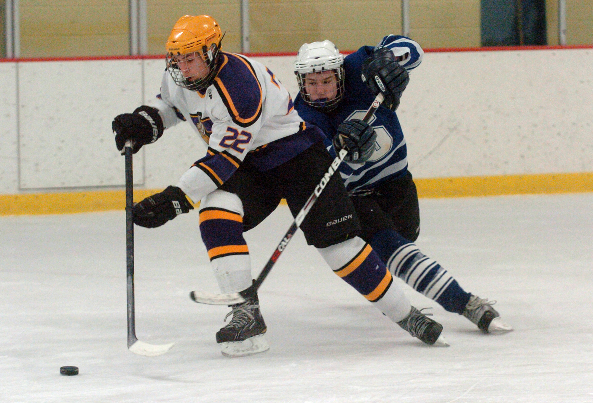 Shaulson's hat trick leads Westhill hockey past Suffield