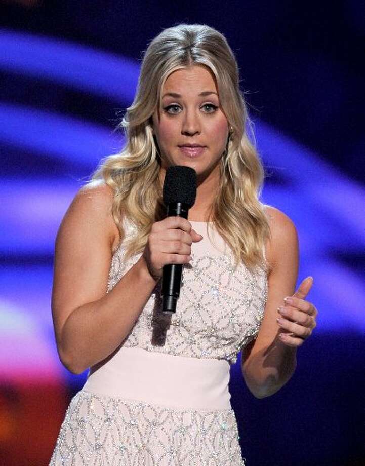 Вручение награды теория большого взрыва. 39-я ежегодная церемония вручения премии people's choice awards. 39 я ежегодная церемония вручения премии. 39 я ежегодная церемония вручения премии. 39-я ежегодная церемония вручения премии people's choice awards.