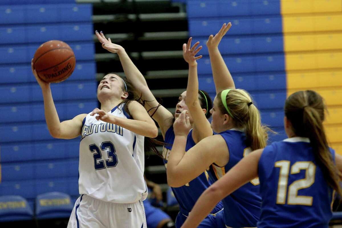 Newtown girls basketball team routs Brookfield