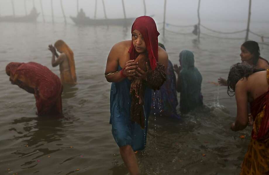 Millions Of Hindus Bathe In Ganges To Cleanse Sins Sfgate