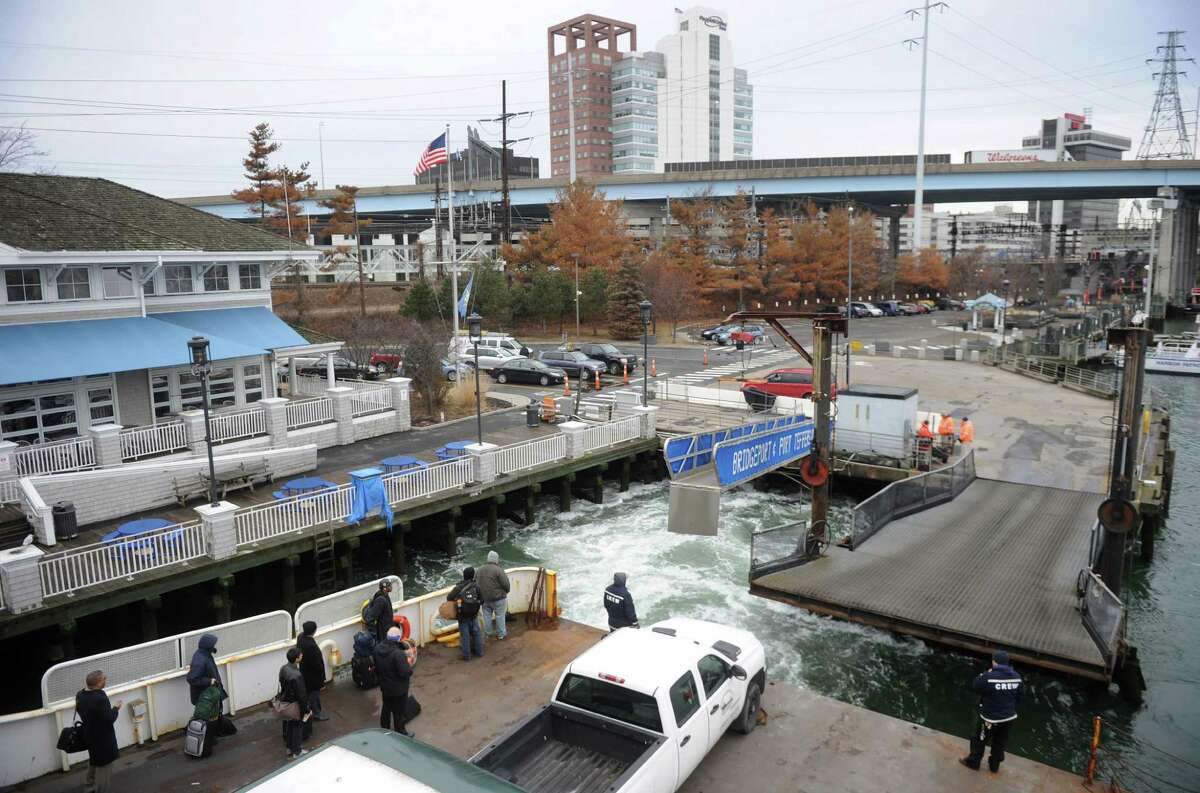 Ferry to move across Bridgeport Harbor