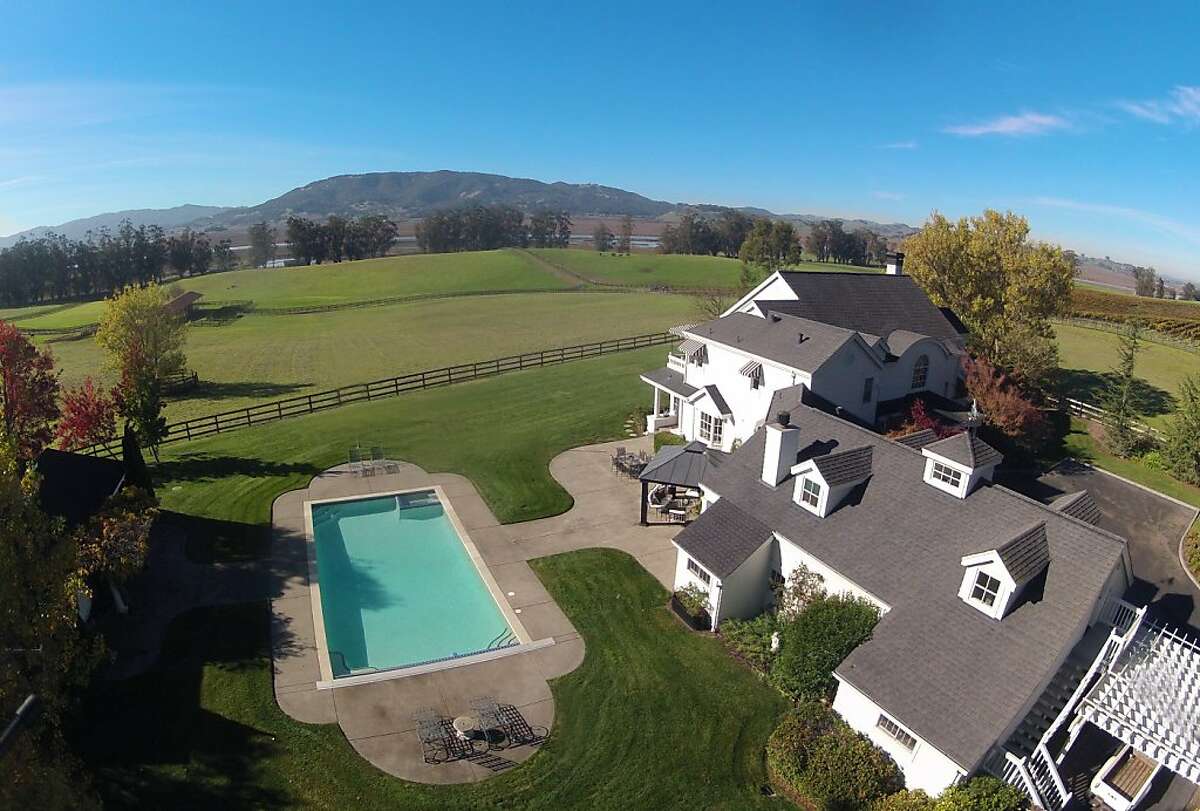 100acre Petaluma estate has vineyard, stables