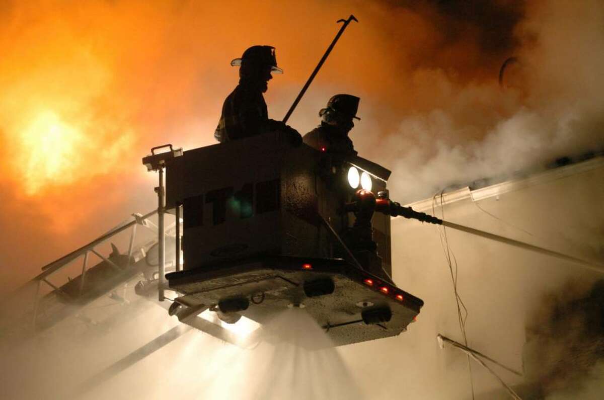 Fire on New St in Danbury, CT, January 16, 2008.