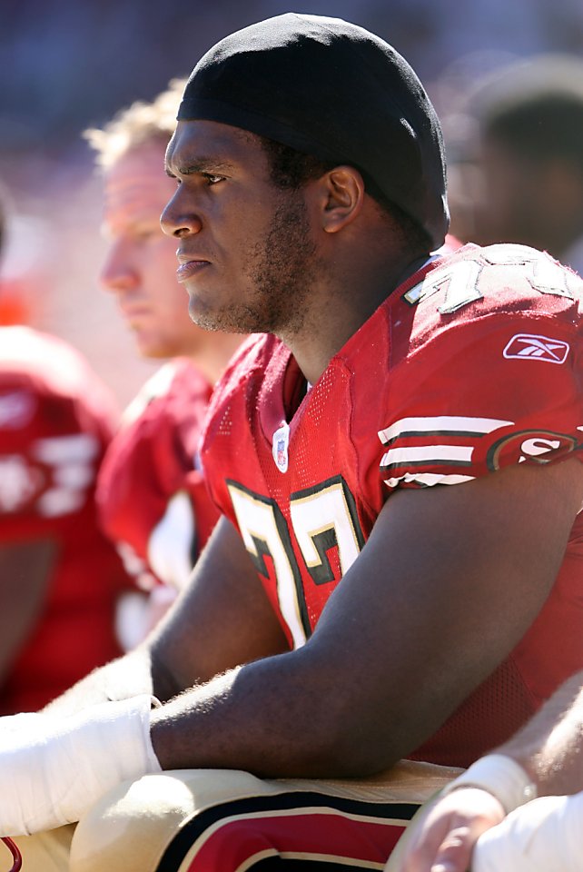 Former 49er, Raider Kwame Harris charged with assaulting ex-boyfriend