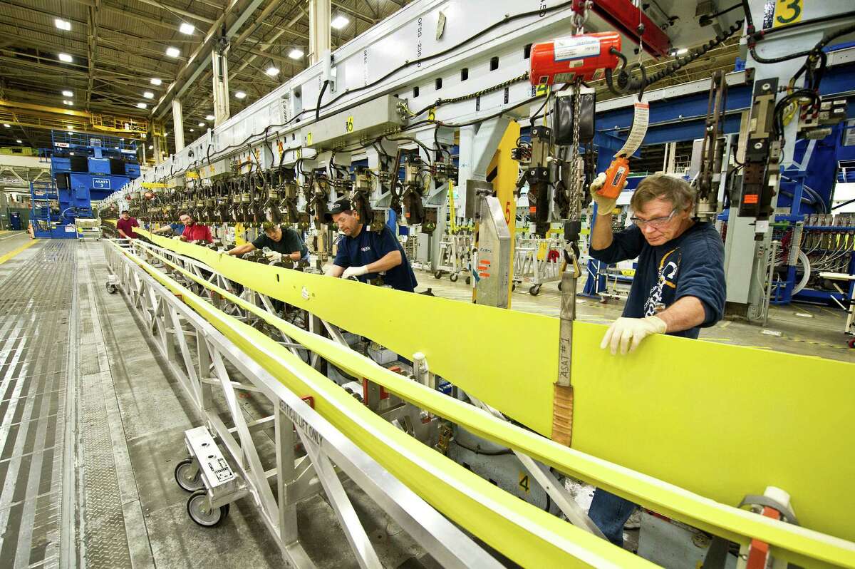 Boeing starts assembling 38 737s a month