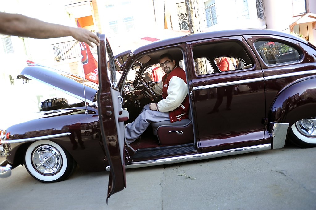 Lowrider parade for 49ers ready to dance