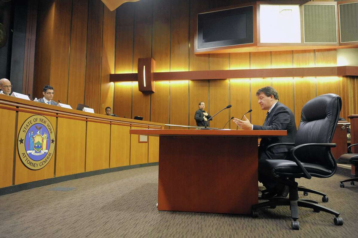 Senators push for disclosure