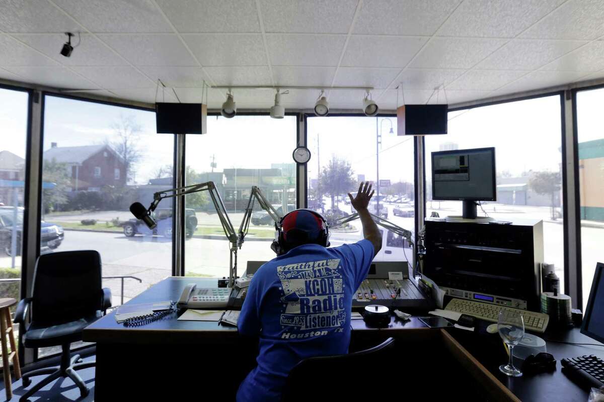 Longtime KCOH host has final broadcast at station