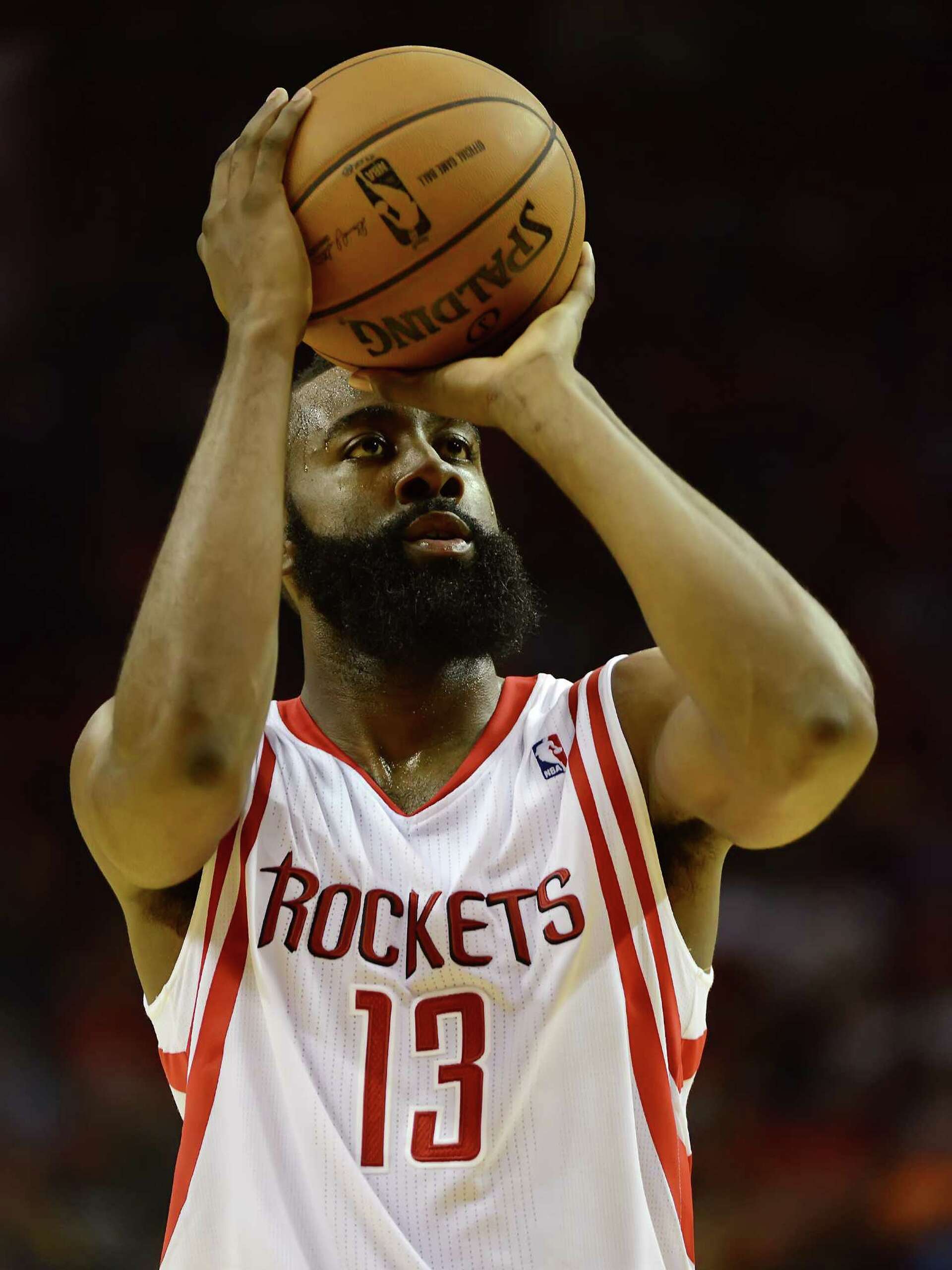 Free throws truly show the drive of Rockets' Harden, image size:1920x2560