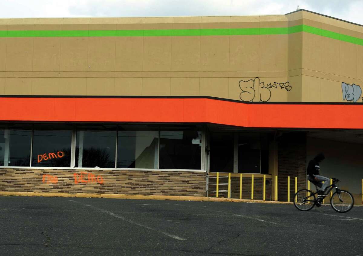 New plan for Bridgeport's old King Cole