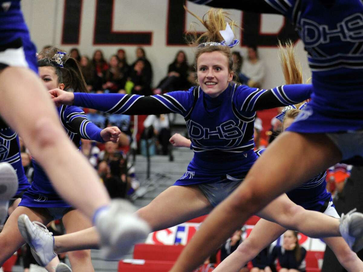 Ludlowe wins 3rd straight FCIAC cheerleading crown