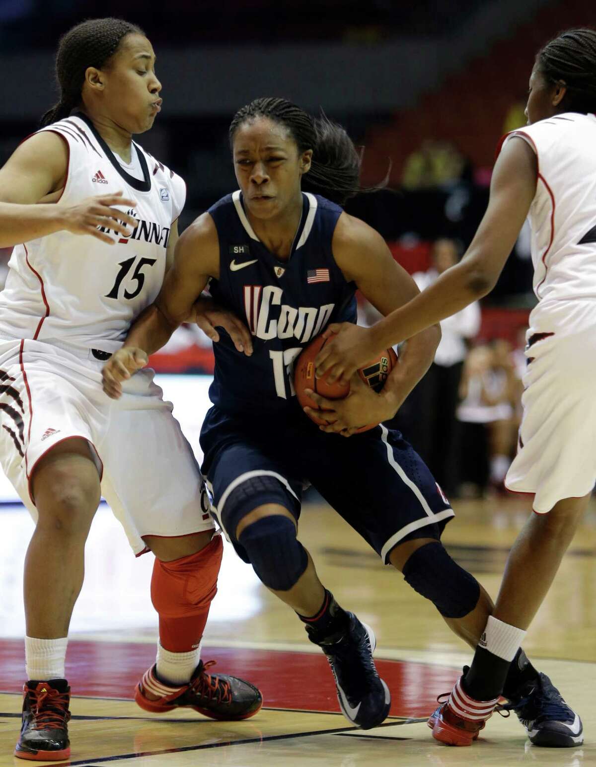 UConn's Banks out for season with ACL injury