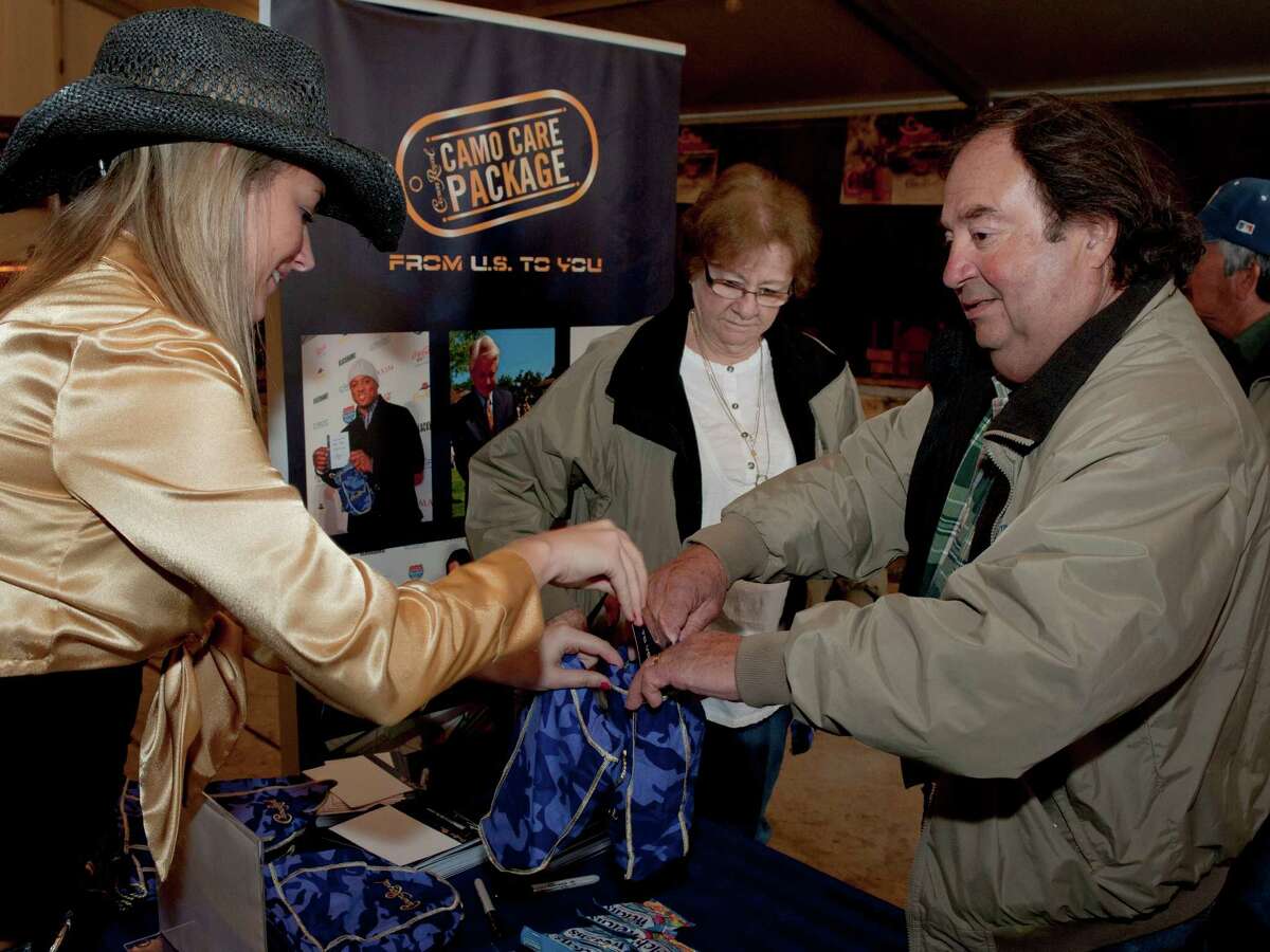 Bareback rider making a name for himself