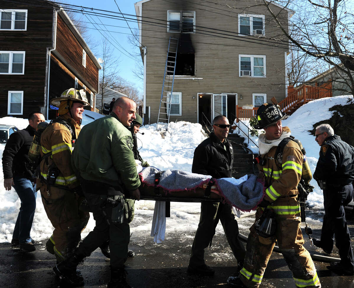 Two hurt in Bridgeport fire