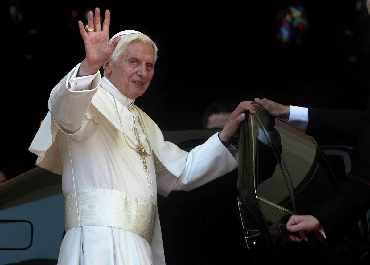 El Vaticano anunció la renuncia del papa Benedicto XVI, efectivo el 28 de febrero. Es el primer pontífice que renuncia desde 1415.