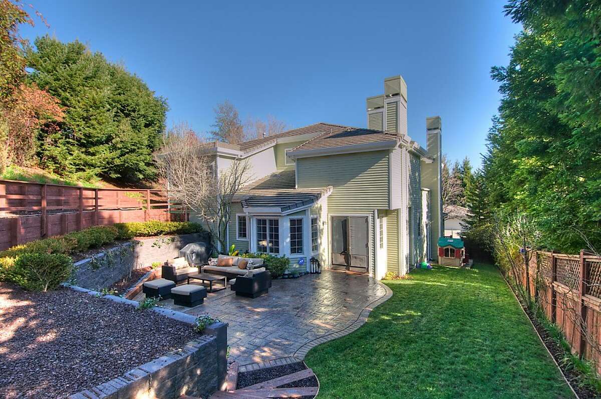 Tiburon home with fireplaces, wine cellar