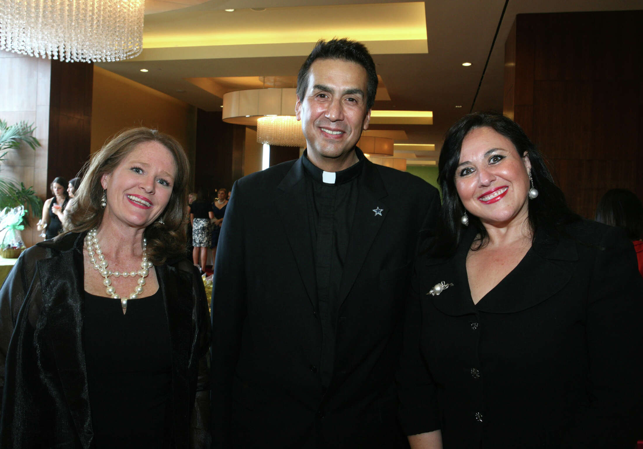 Beloved San Antonio priest Father Eddie Bernal dead at 66 years old