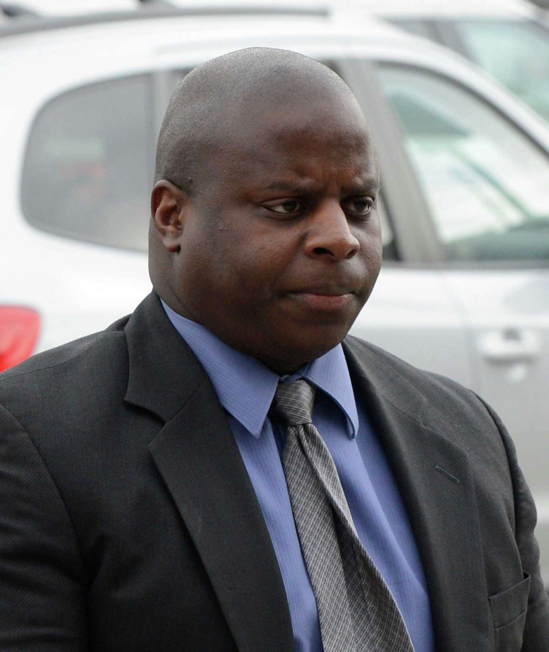 Officer pleads not guilty to DWI charge