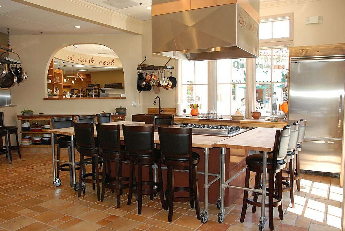 Grilled Shrimp and Mango Salad