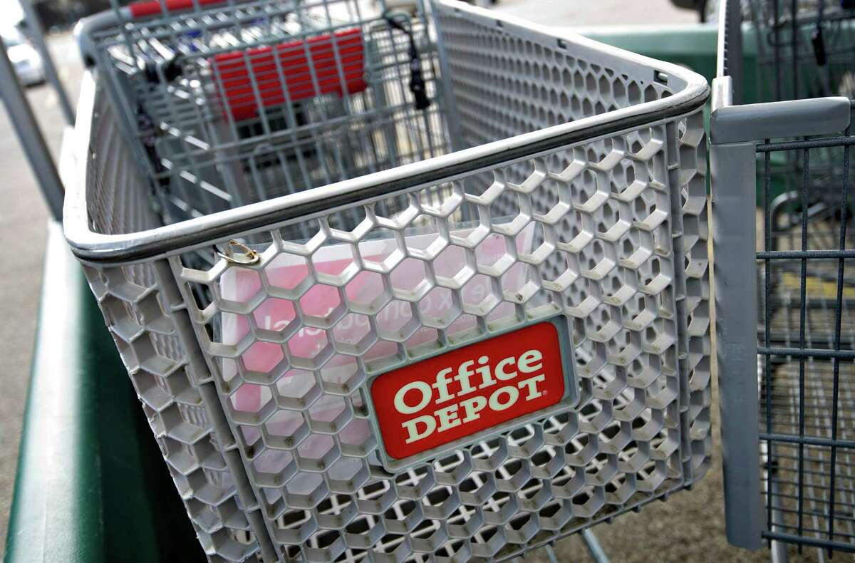 Office Depot plans to close at least 400 US stores