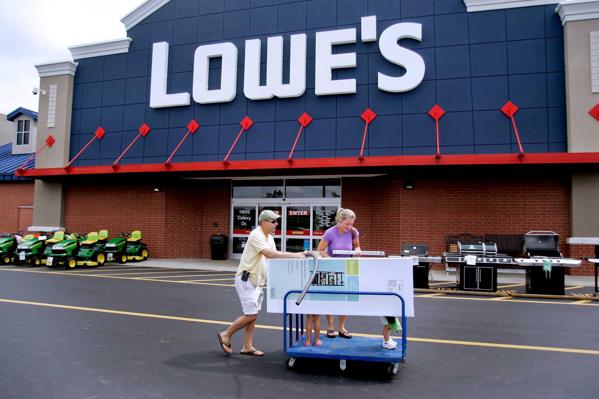 Lowe's to take on Home Depot in Norwalk StamfordAdvocate
