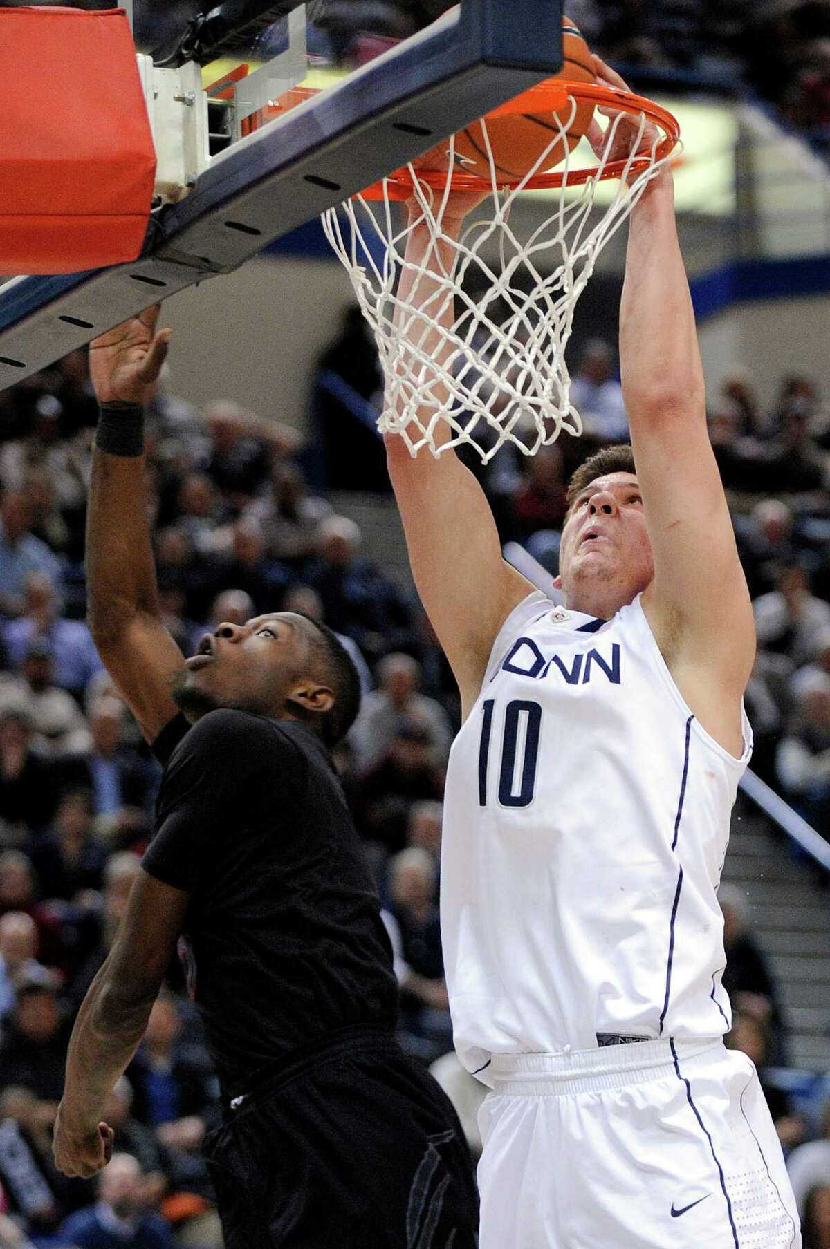 Olander reinstated to UConn men's basketball team