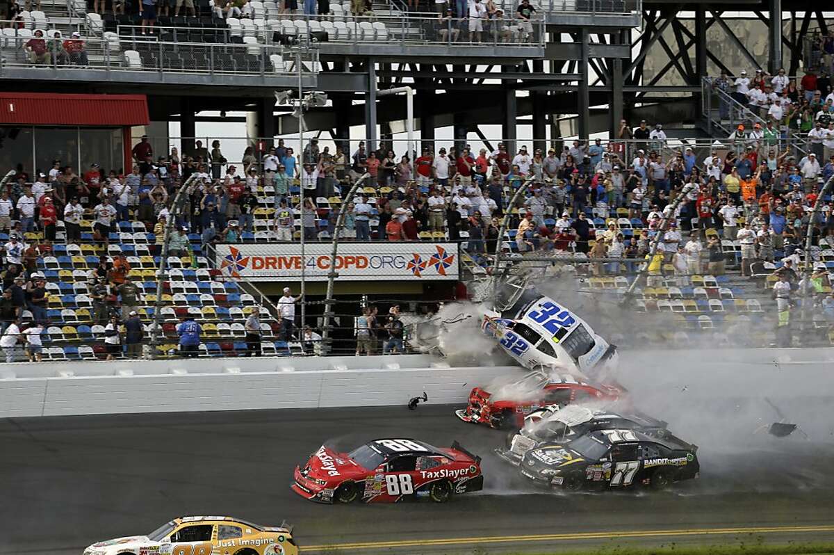 30 fans injured in Nationwide crash