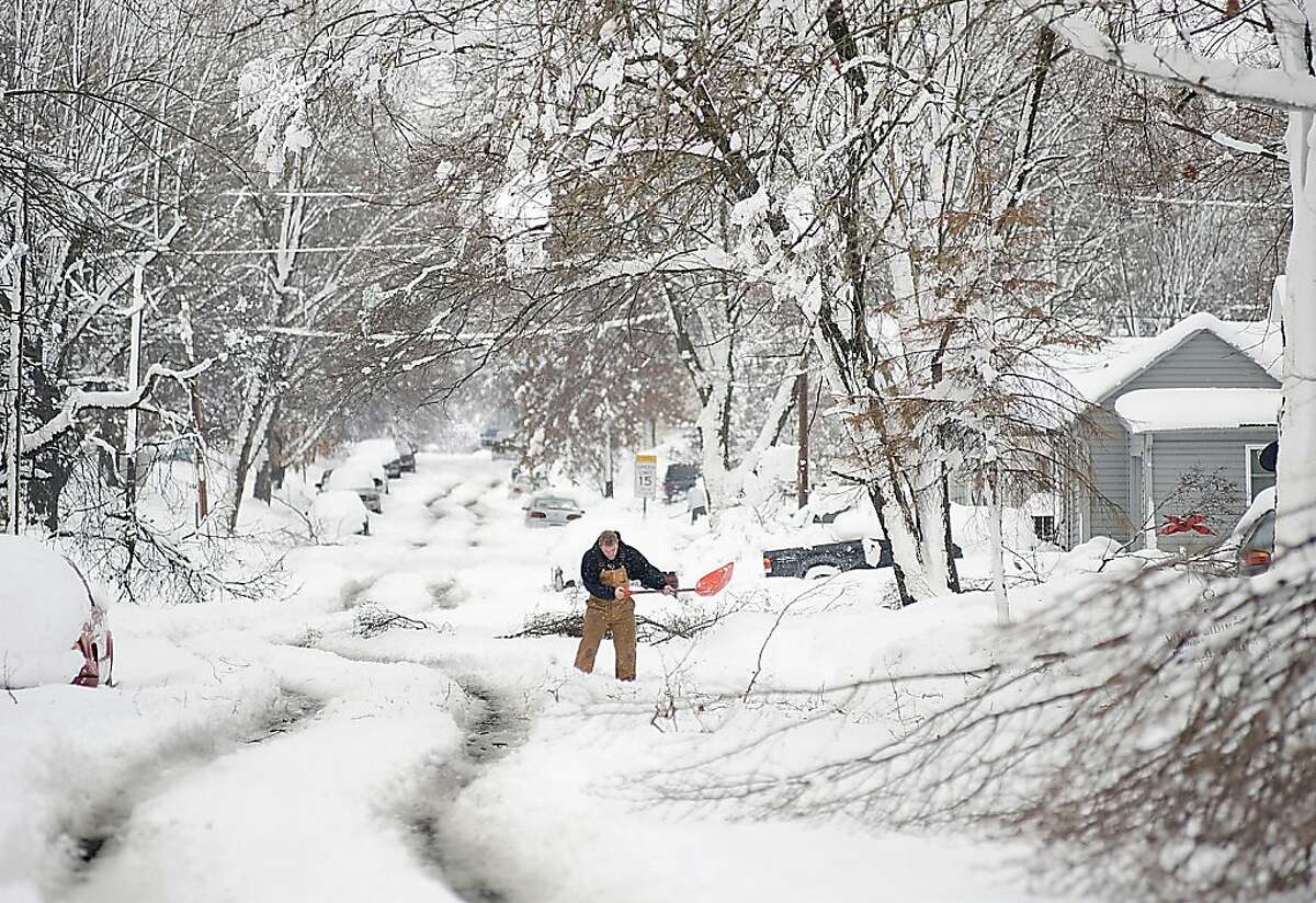 Another major snowstorm batters Midwest