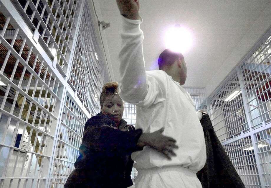 Inmate dies of apparent suicide at federal prison in Houston San