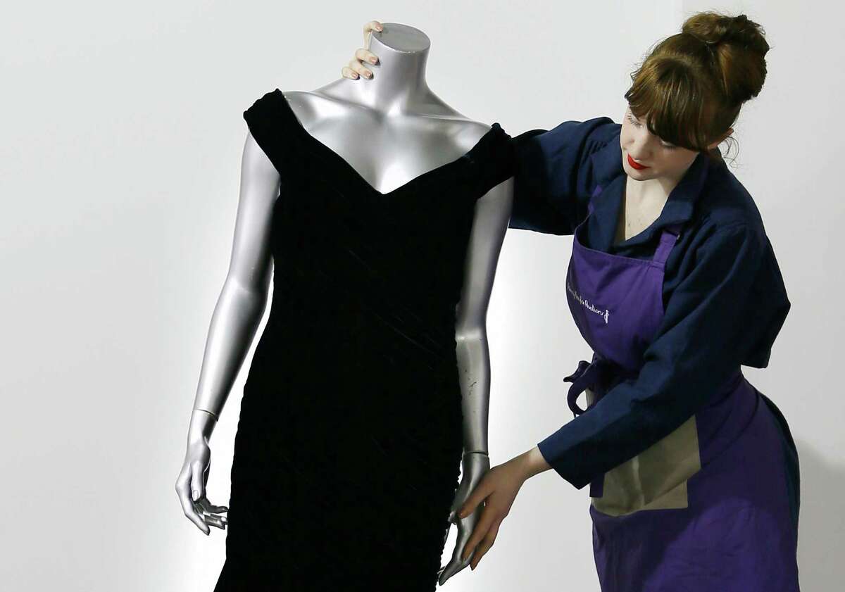 Princess Diana S Gowns Are Up For Auction
