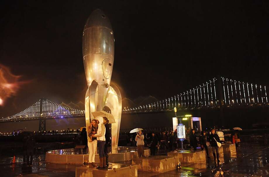 LED display puts Bay Bridge in new light SFGate