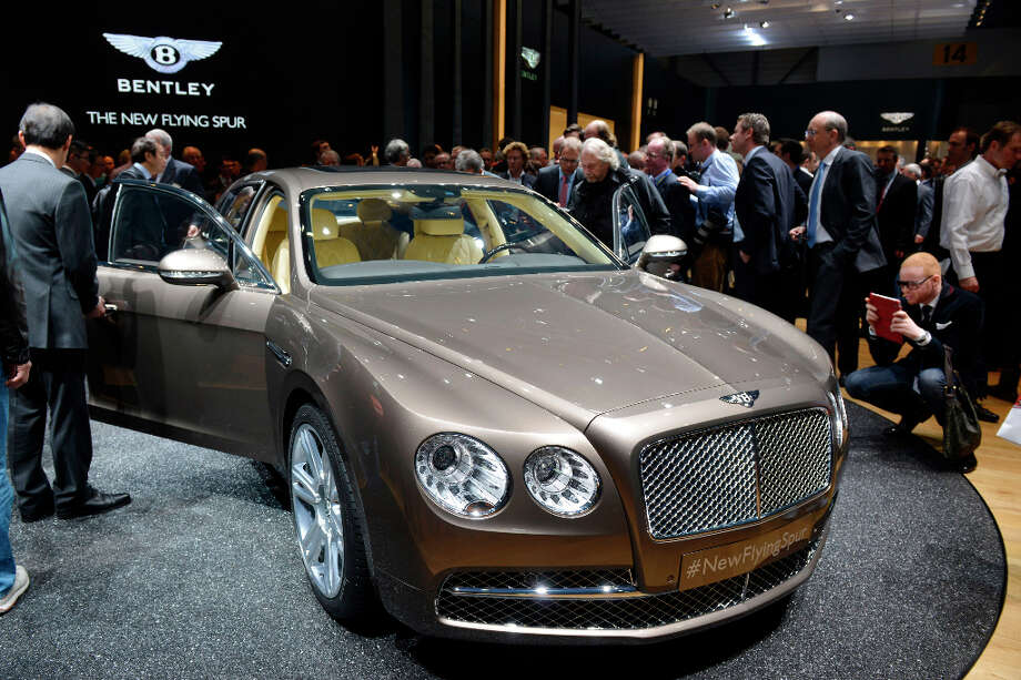 Bentley S 240 000 Flying Spur Muffles World At 200 Mph