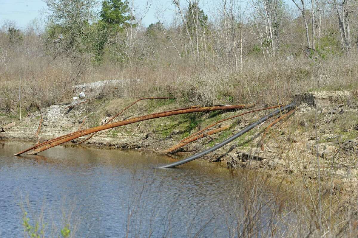 For Daisetta residents, sinkhole is just scenery now