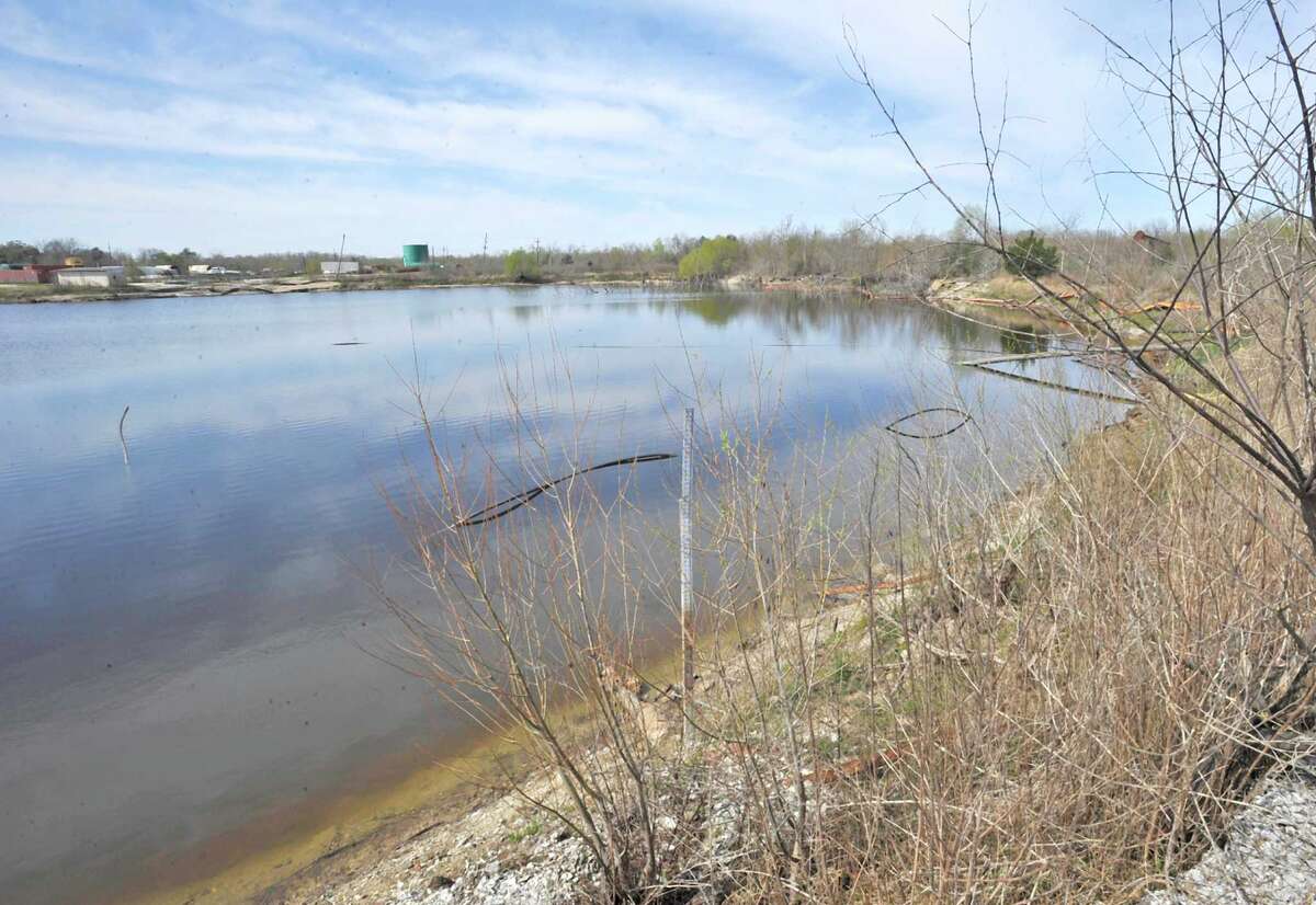 For Daisetta residents, sinkhole is just scenery now