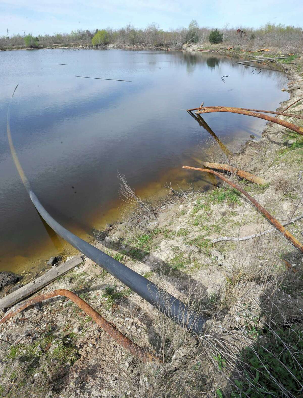 For Daisetta residents, sinkhole is just scenery now