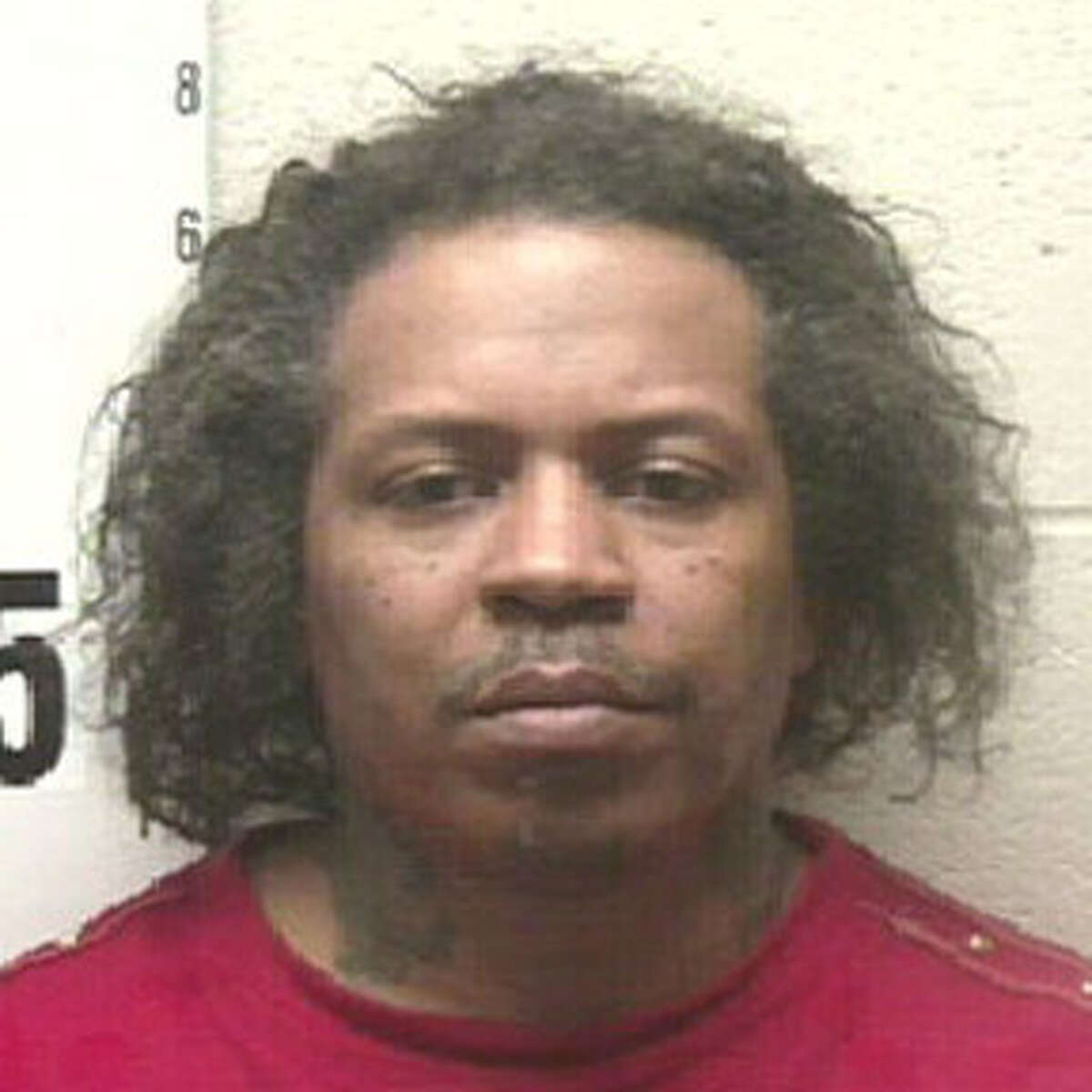 Bieber scuffles with photographers in London