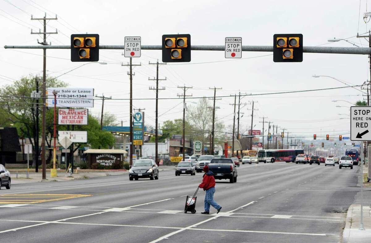 Mixed signals: Santa Clara #39 s pedestrian lights causing some driver