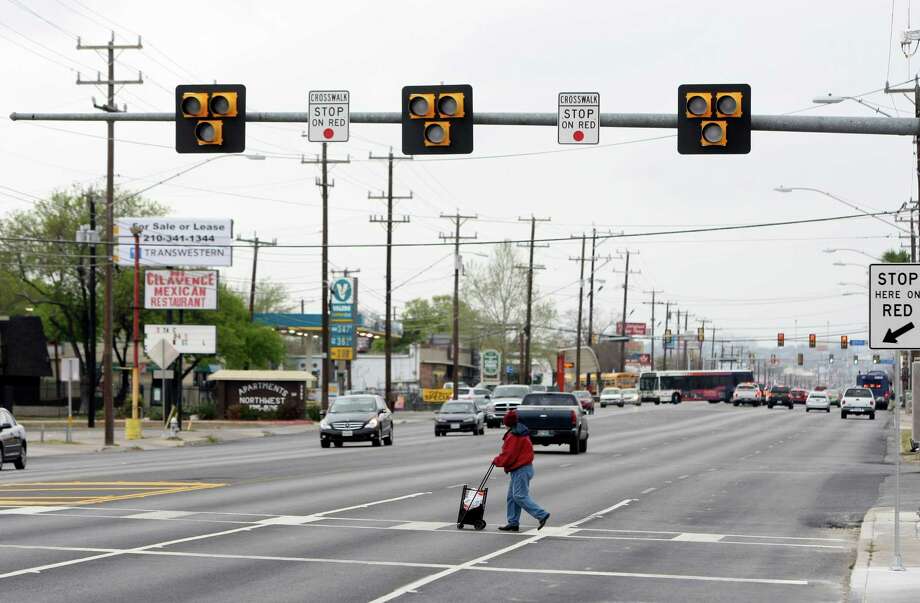 Mixed Signals Santa Clara S Pedestrian Lights Causing Some Driver