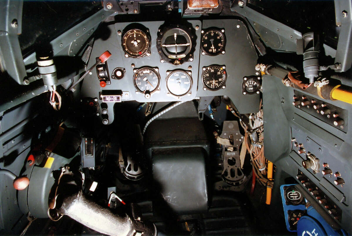 Tour the coolest cockpits from your desk