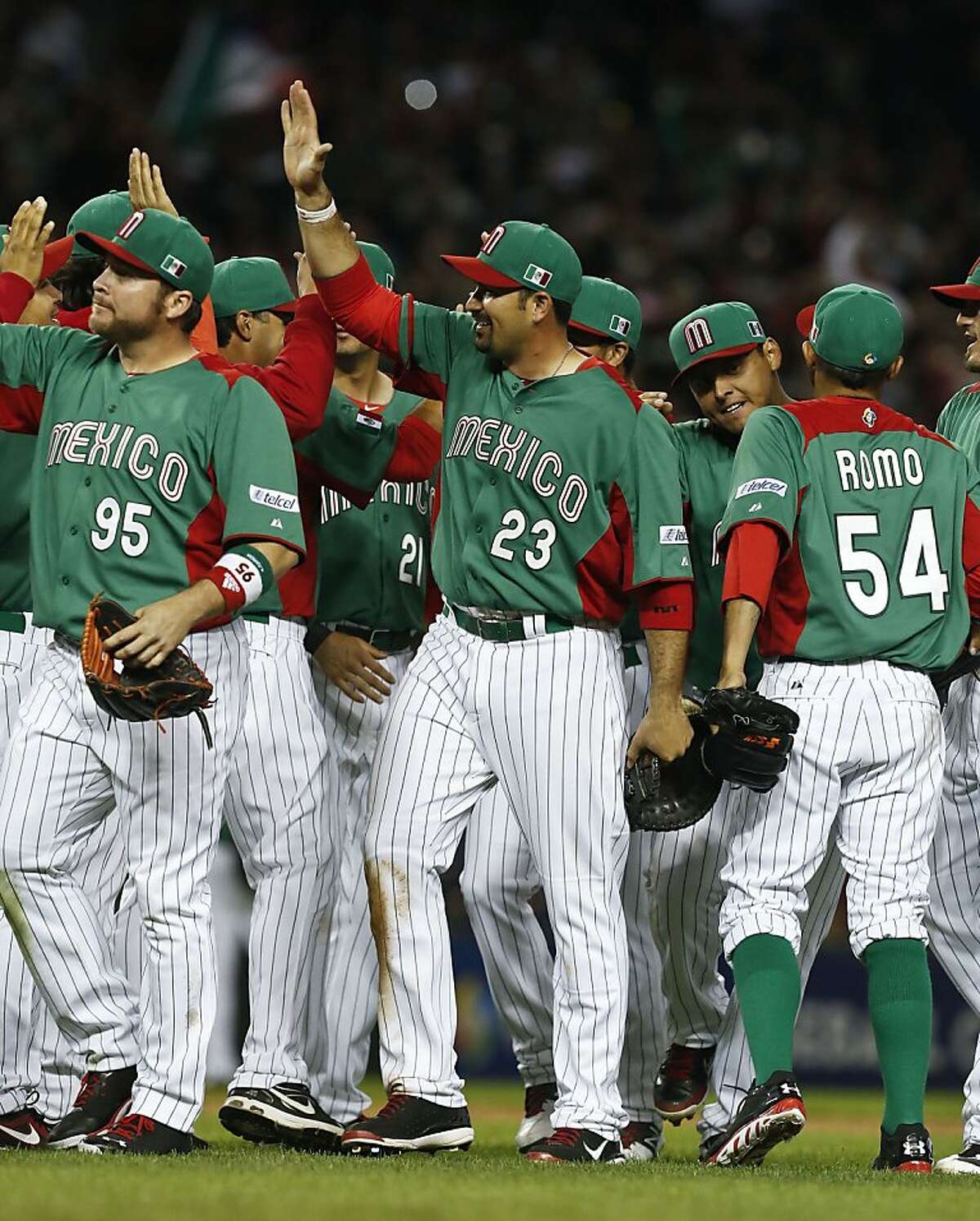 Sergio Romo saves Mexico win over U.S.