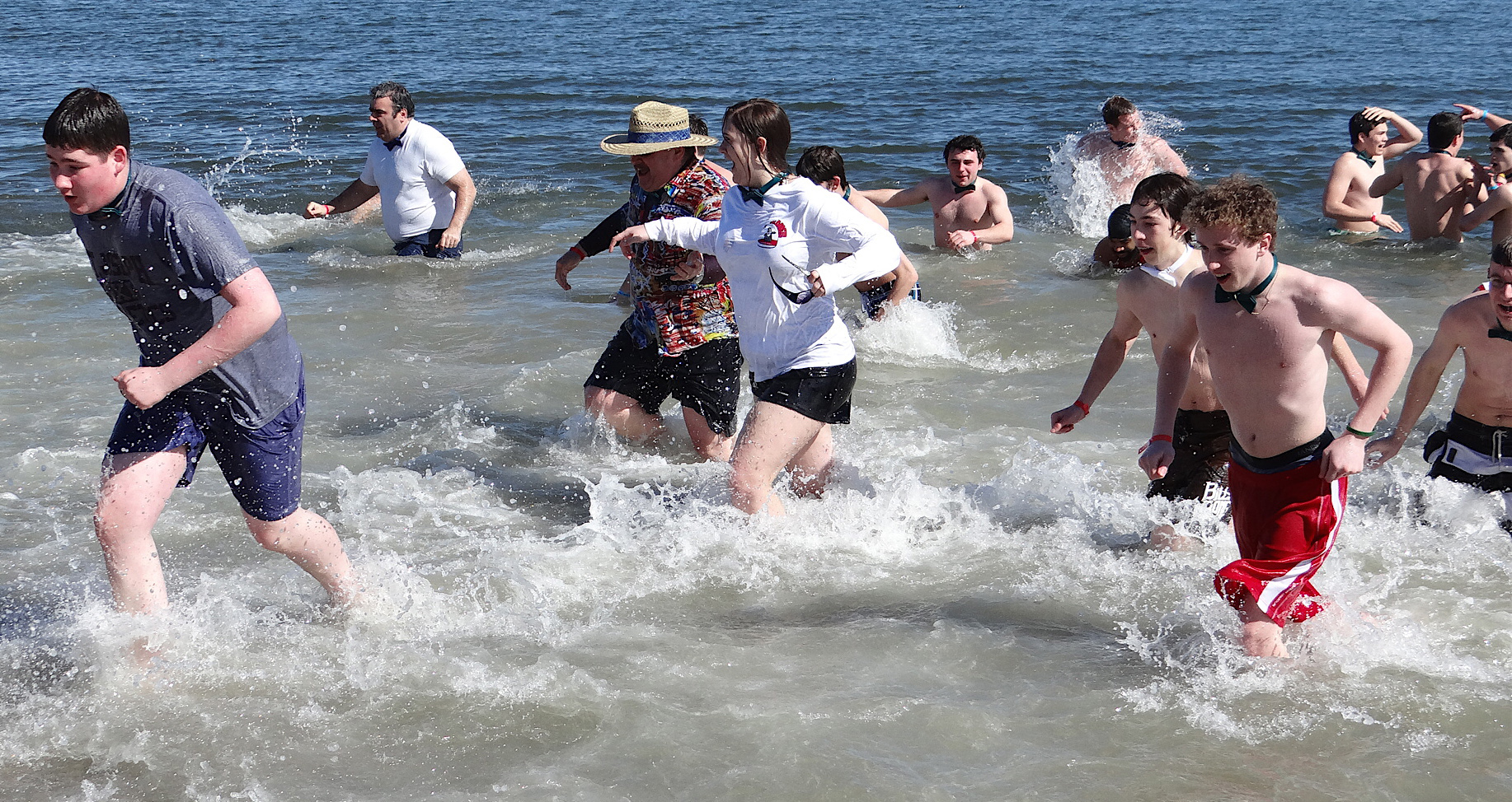 Hundreds chill out at Special Olympics' Penguin Plunge at ...
