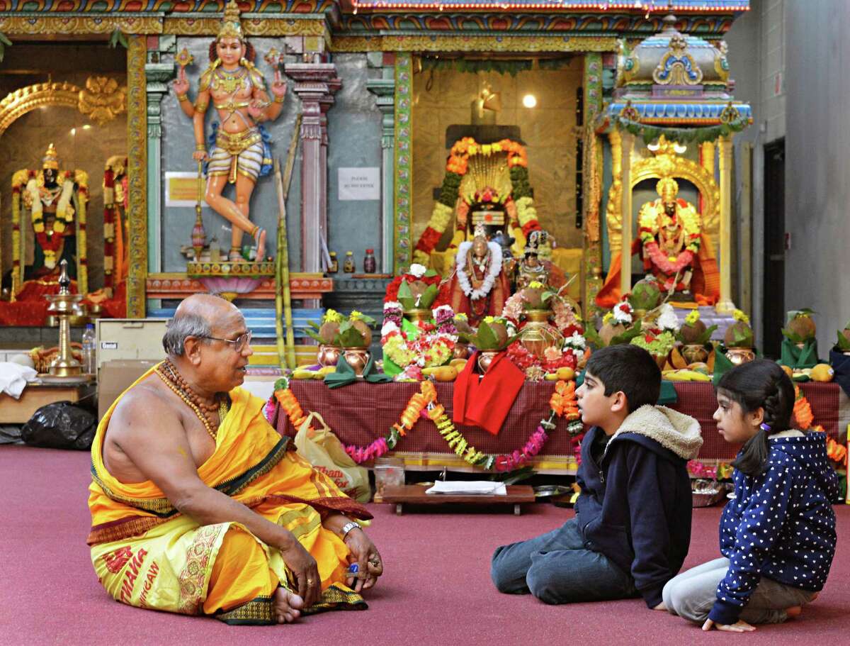 Photos: Hindus mark holiday