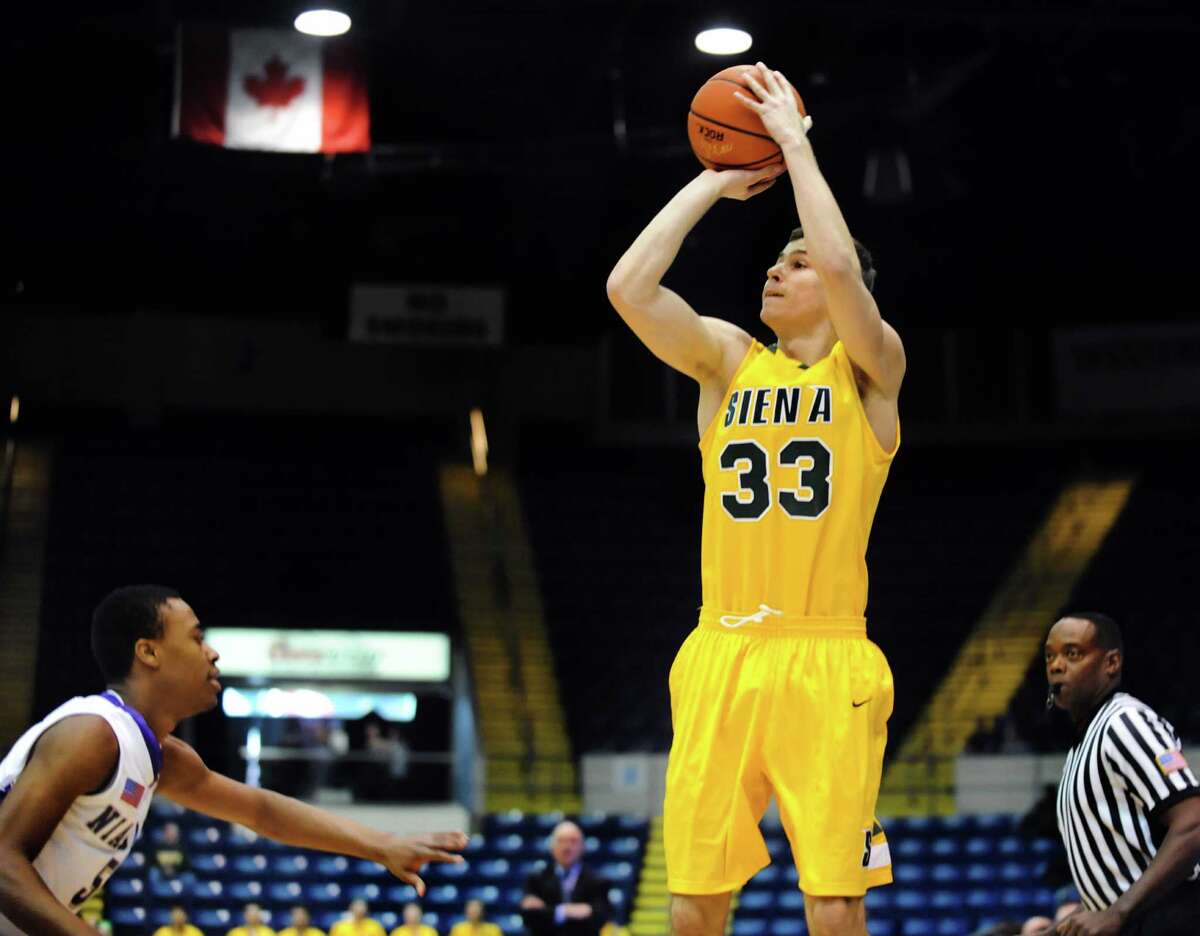 Feast, famine for Siena basketball