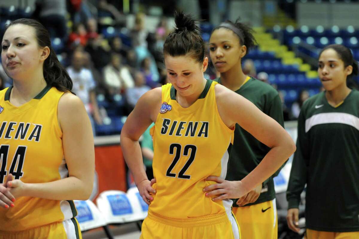 Feast, famine for Siena basketball