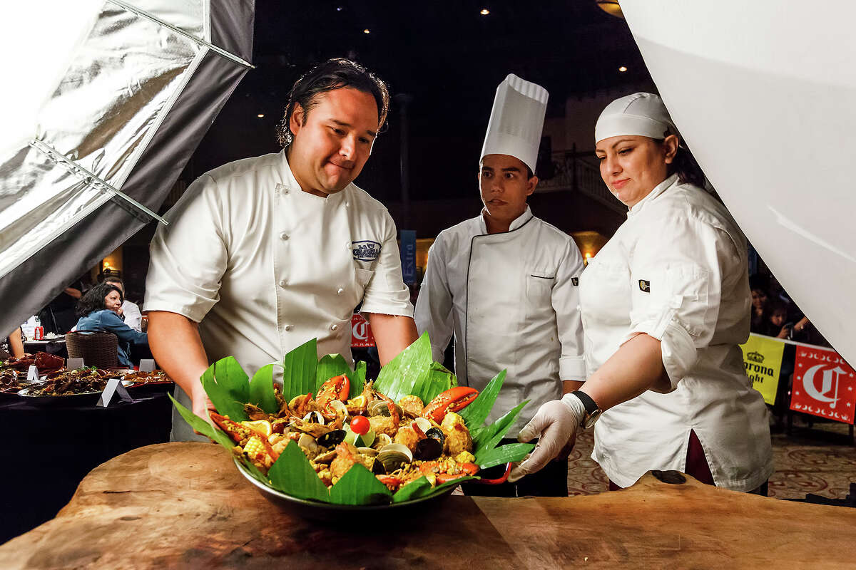 Chefs stir up joy at Paella Challenge