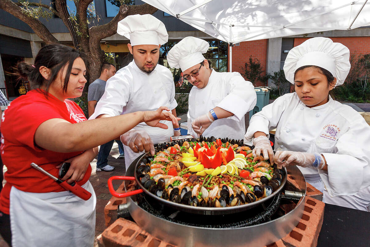 Chefs stir up joy at Paella Challenge