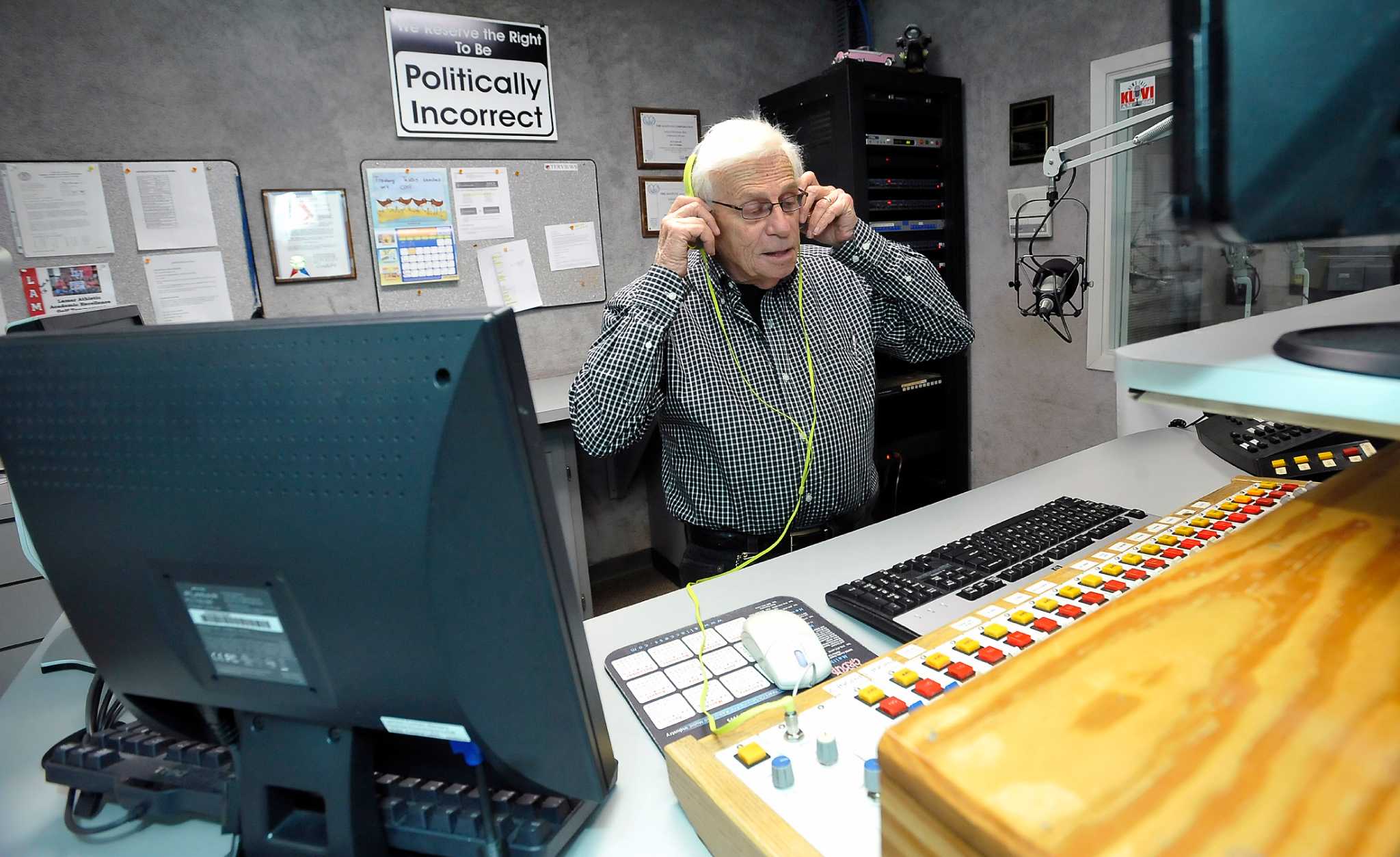 Al Caldwell sprints past 50 years on air