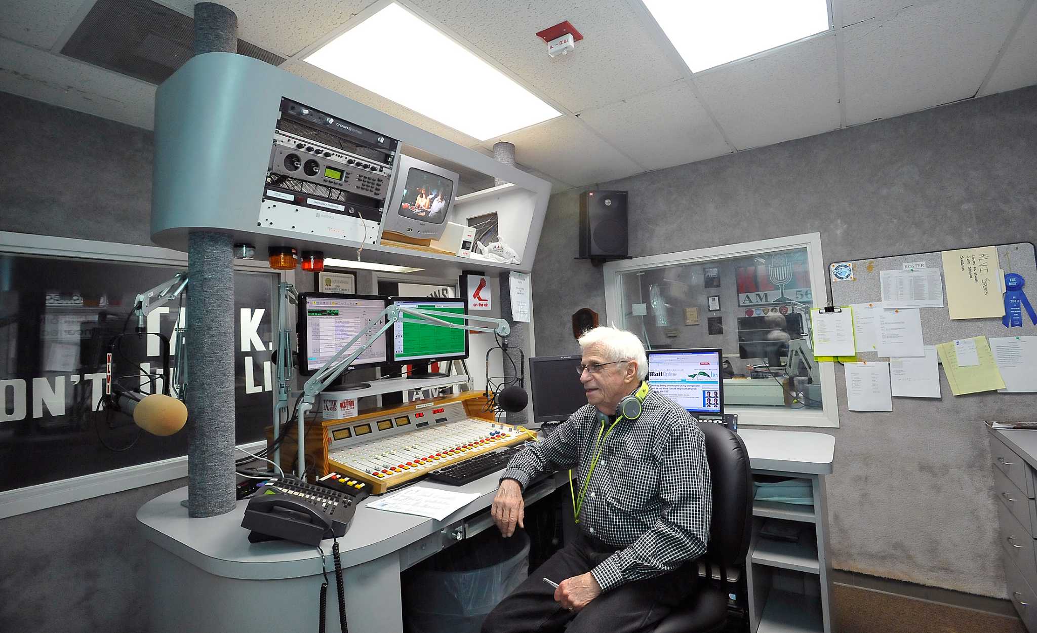 Al Caldwell sprints past 50 years on air