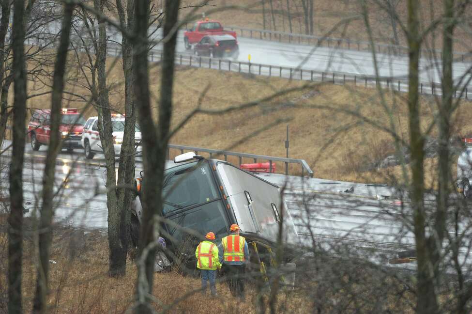 Northway bus-car crash kills 1